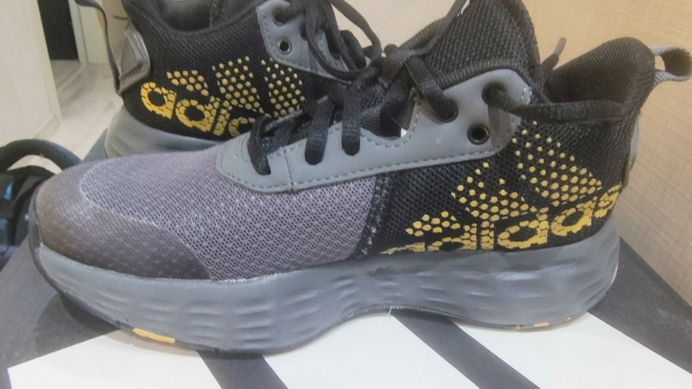 Маратонки Адидас