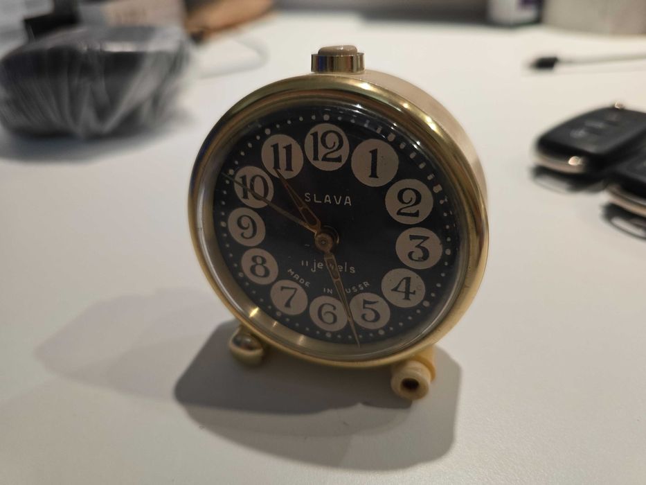 Ретро механичен будилник Слава / Slava – 11 камъка, СССР