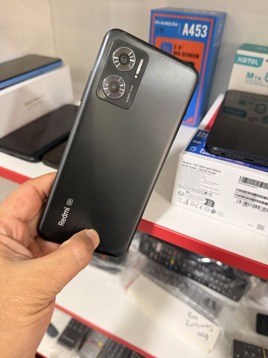 Телефонла сотилади.  Хаммаси б/у.