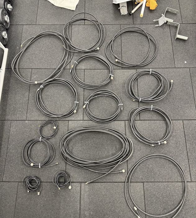 Антени стойки и кабели