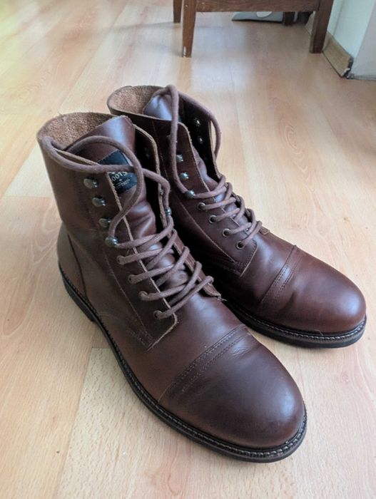 Кожени боти, 47 номер