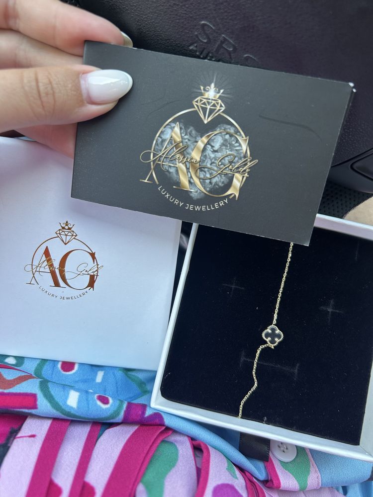Златна гривна Van Cleef