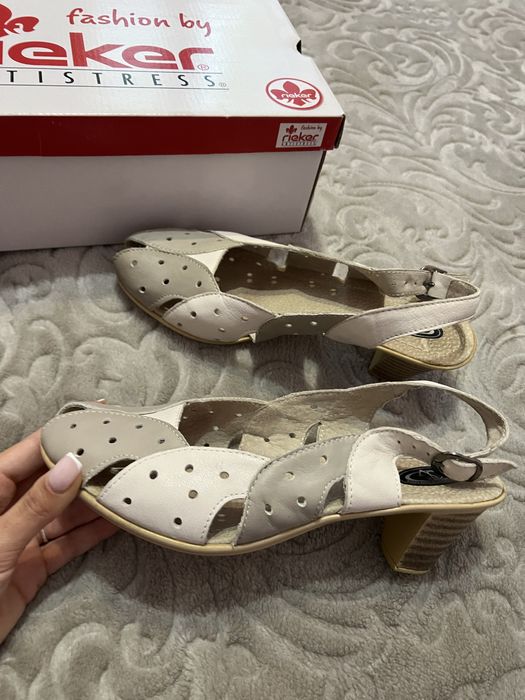 Анатомични дамски обувки