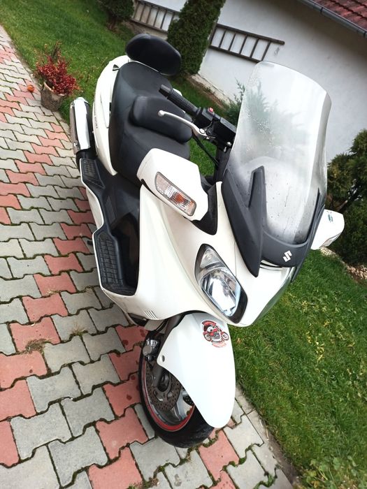 Vând Suzuki Burgman 650