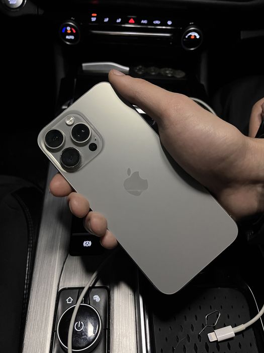 продам iPhone 15 Pro Max