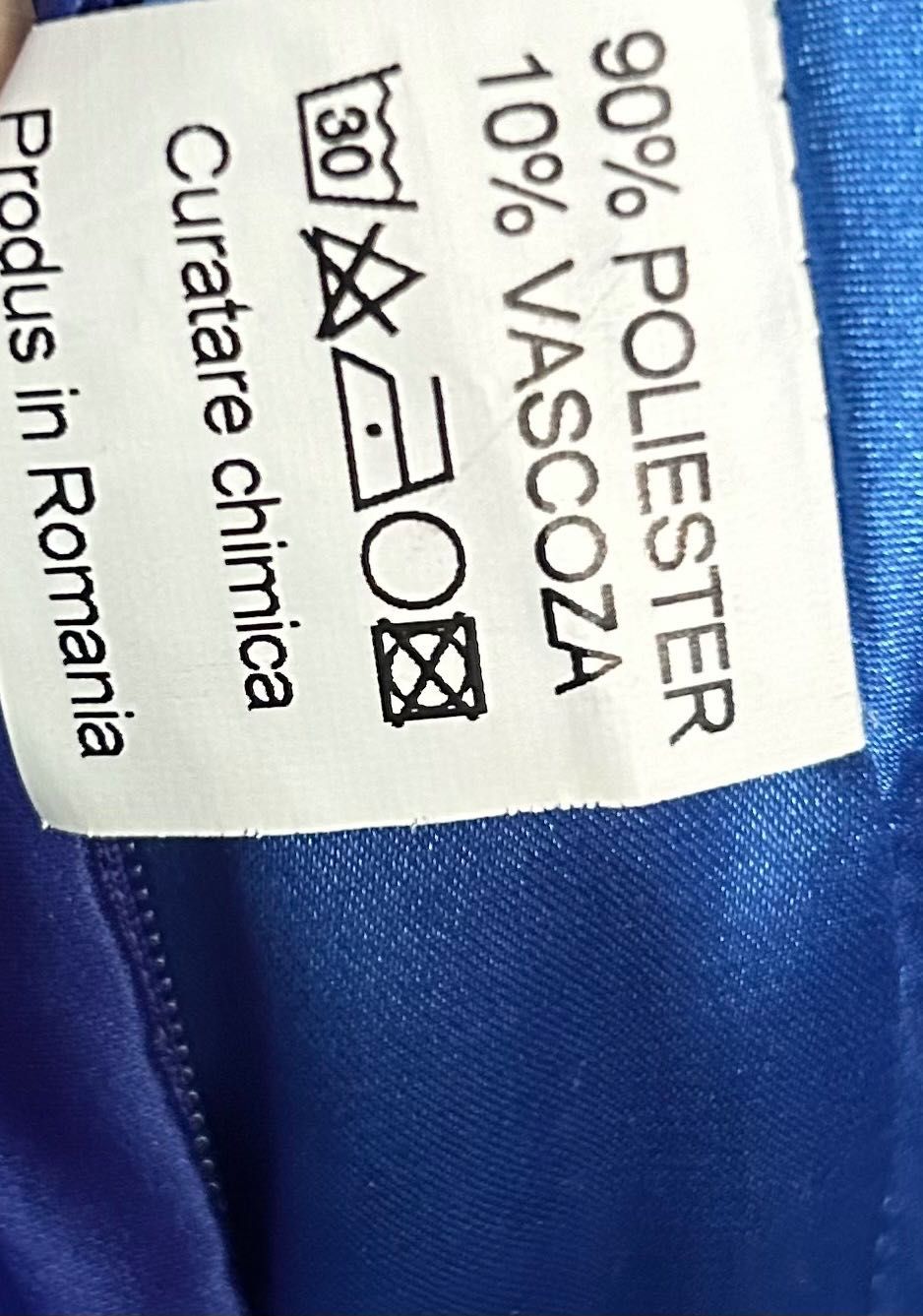 Rochie fără mâneci
