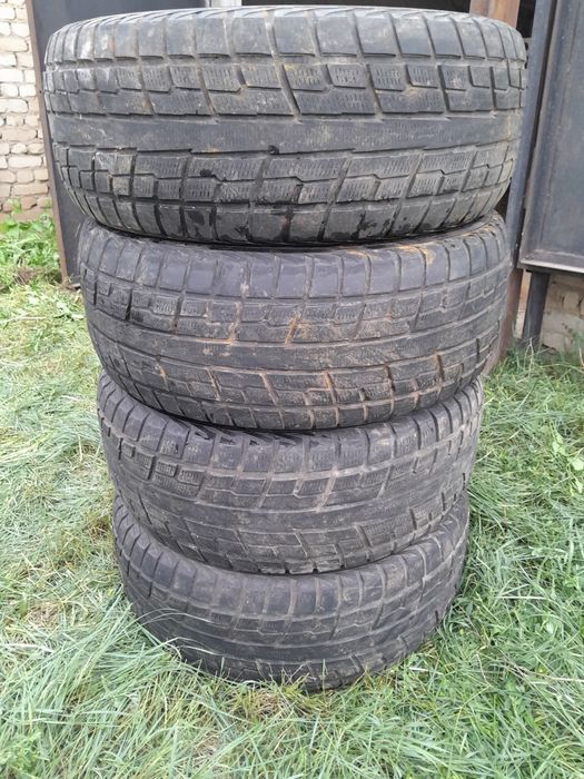 Комплект всесезонных шины 285/65 R17  продам