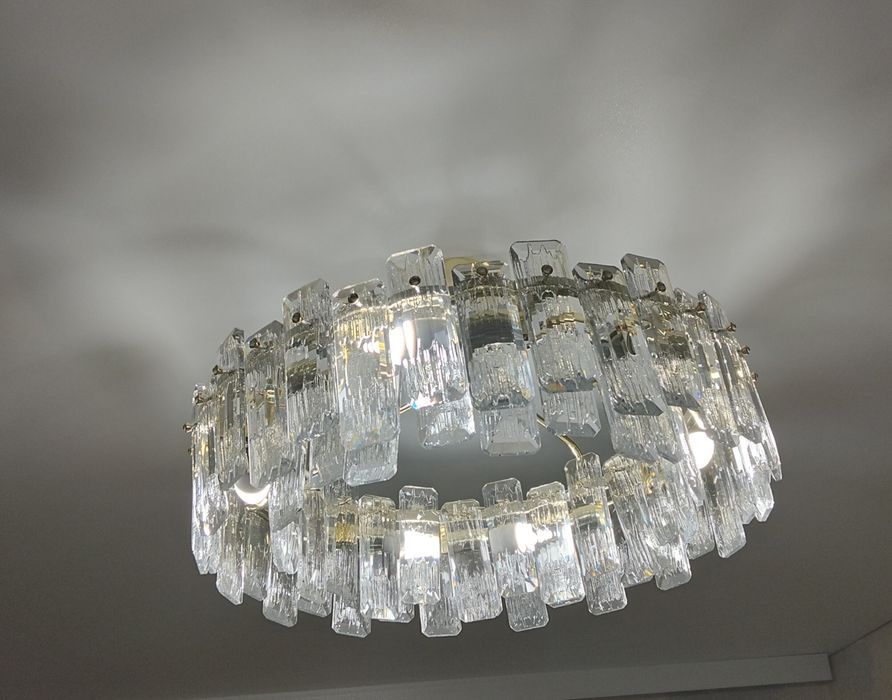 Продам люстру, новая