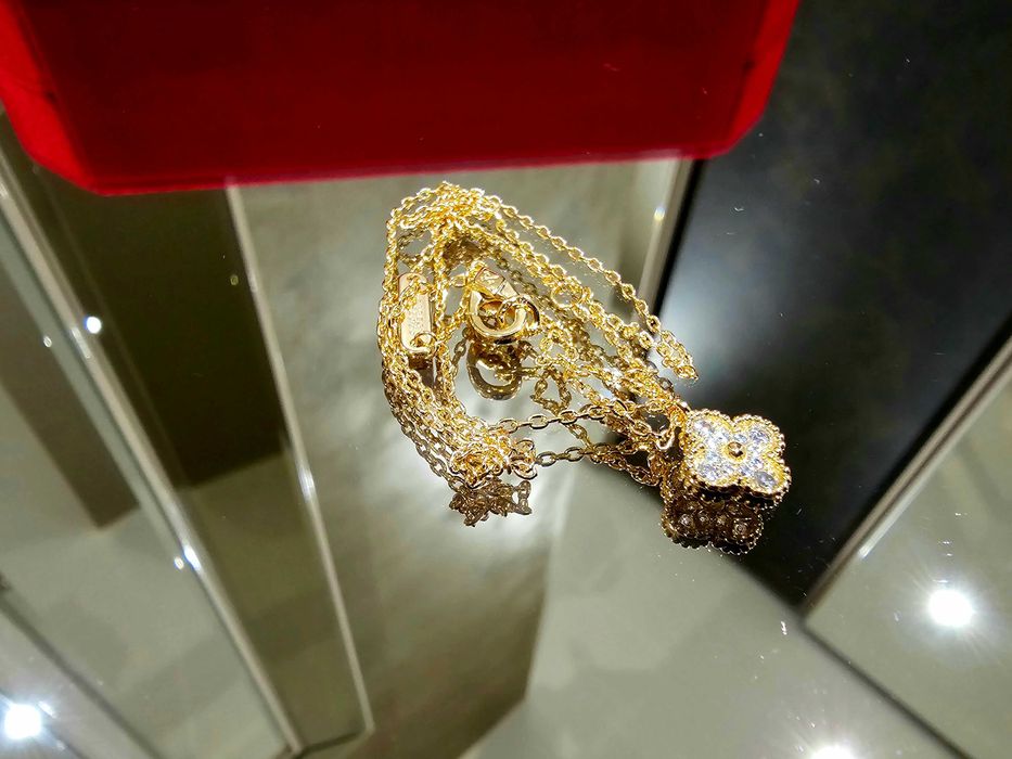 Van Cleef & Arpels VCA Rose Diamond Sweet Alhambra Clover Дамско Колие