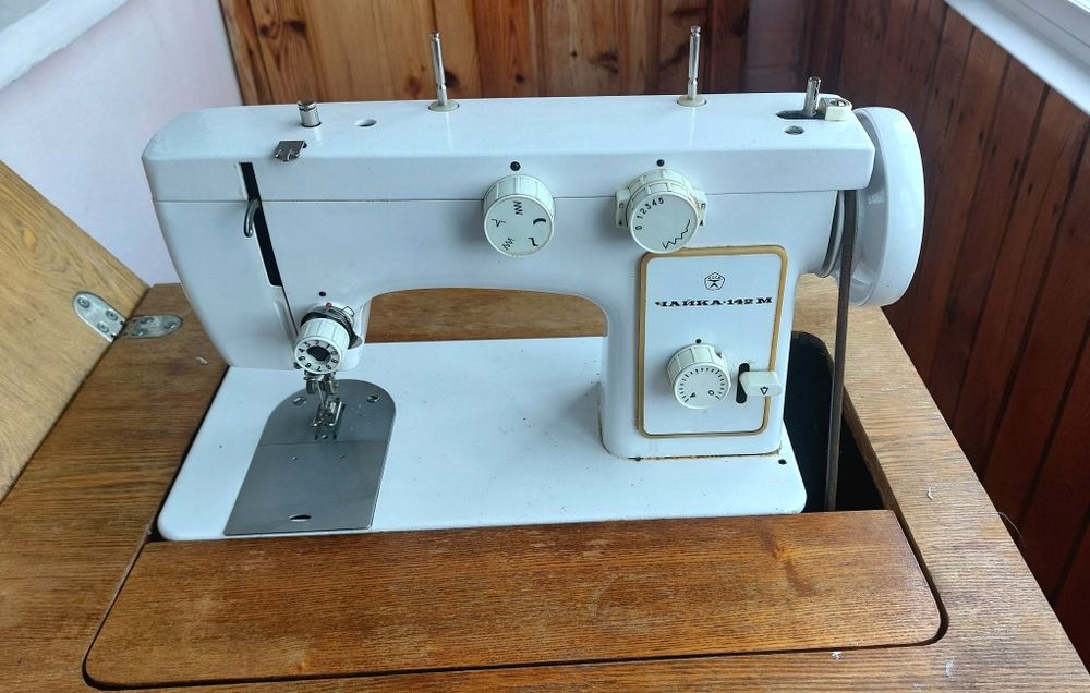 Чайка 142 М швейная машинка