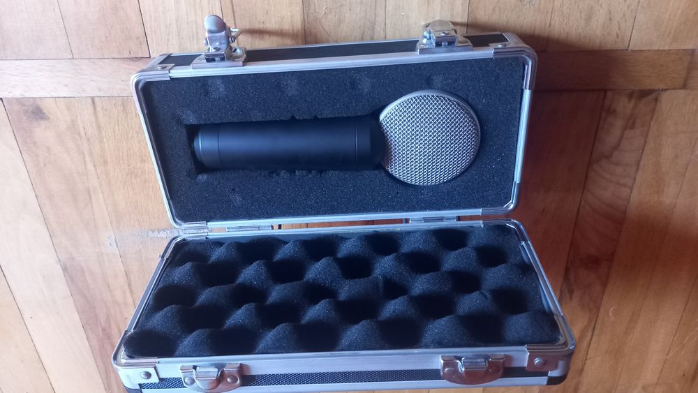M-Audio Luna - кардиоидный большой диафрагменный конденсаторный студий