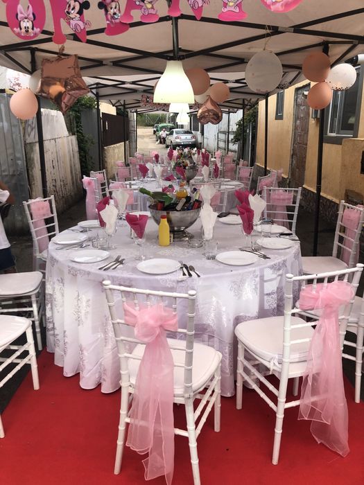 Corturi, mese si scaune de inchiriat