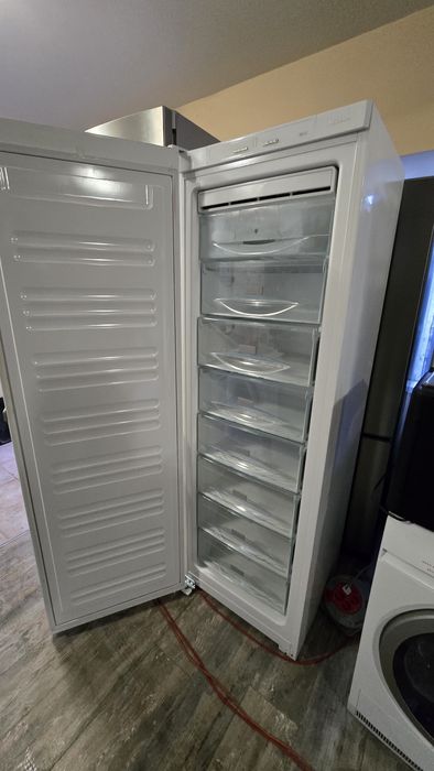 Фризер Miele 180см