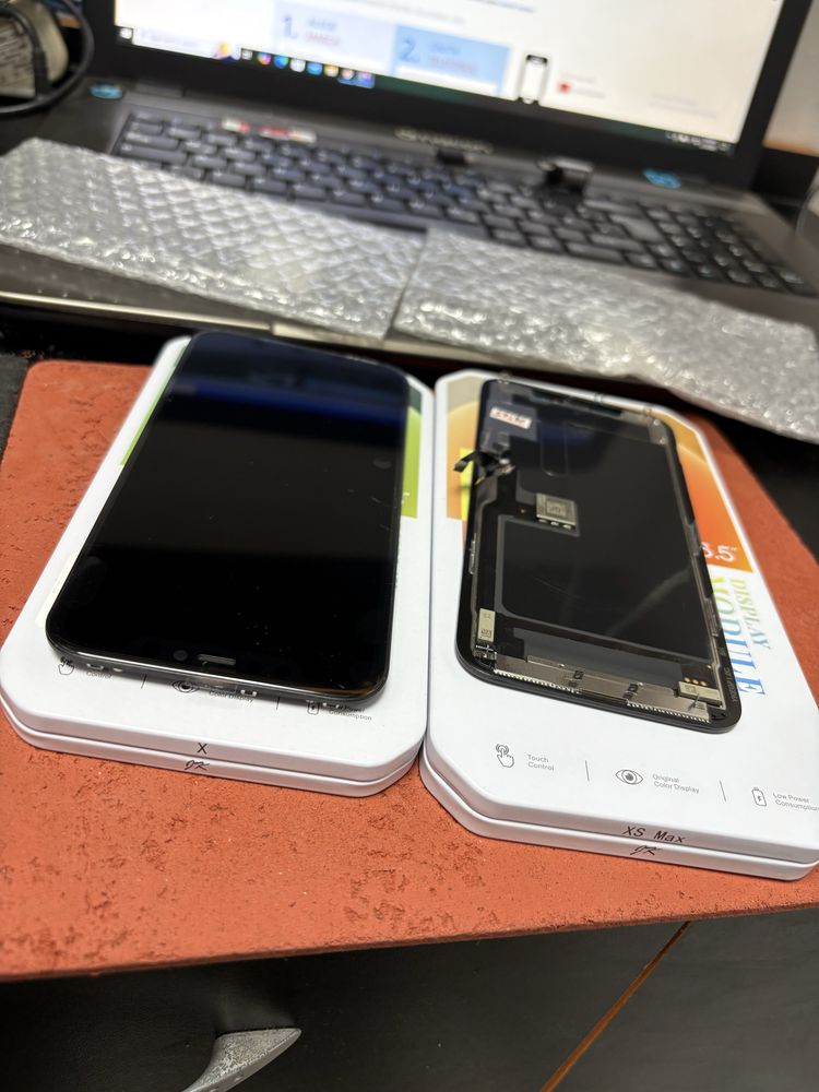 Reparatii telefoane Ploiesti Display Capac Iphone X 11 12 13 14 15 etc