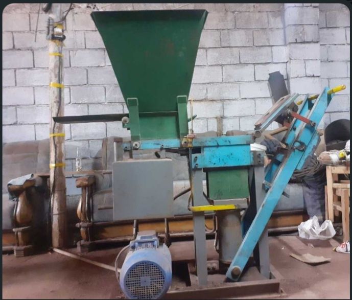 Продам станок для изготовления лего кирпича