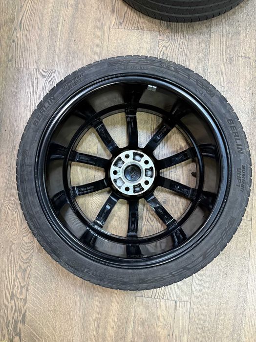 Set Jante Bi Color cu anvelope 225/40/18 VW Golf Skoda Passat