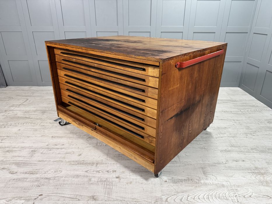 Картографски шкафове от 60-те Р462