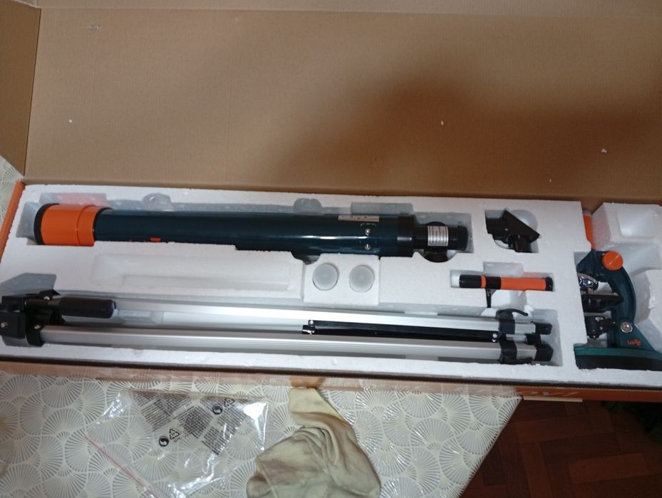 Продавам телескоп Levenhuk LabZZ