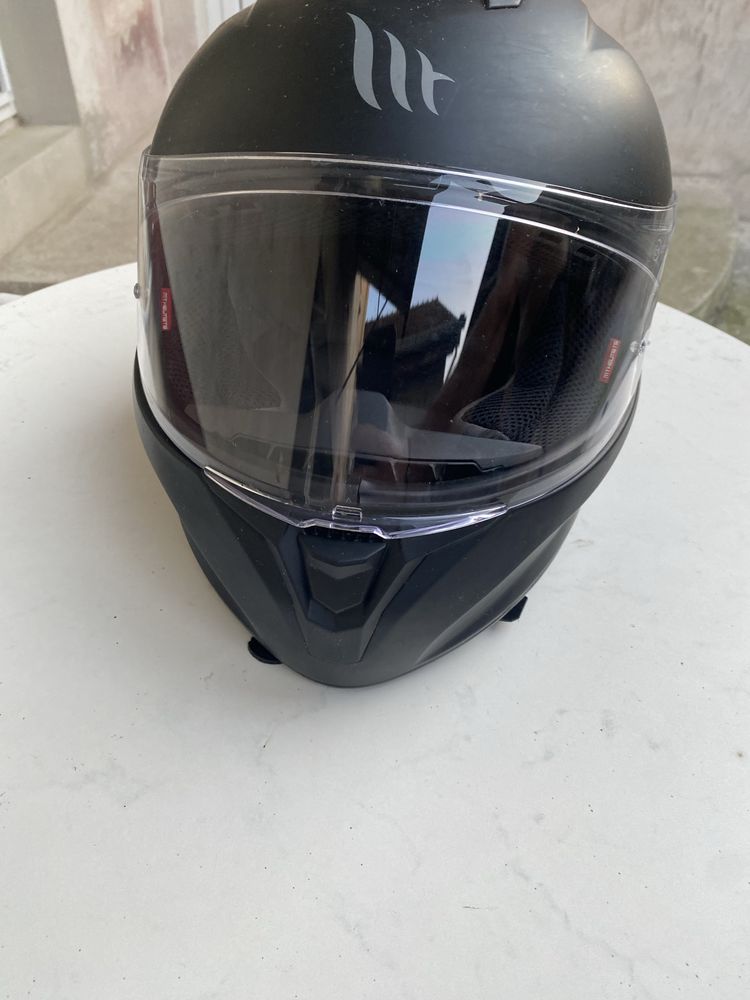 Мото каска MT-Helmets