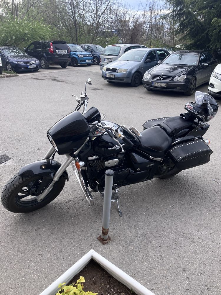 Suzuki Intruder 800