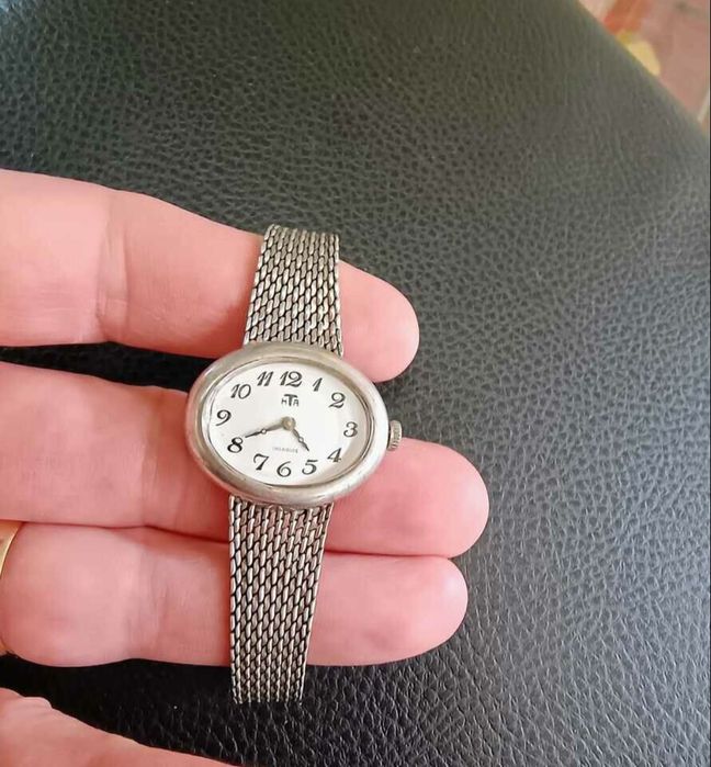 Сребърна Дамска Гривна Часовник  Механичен