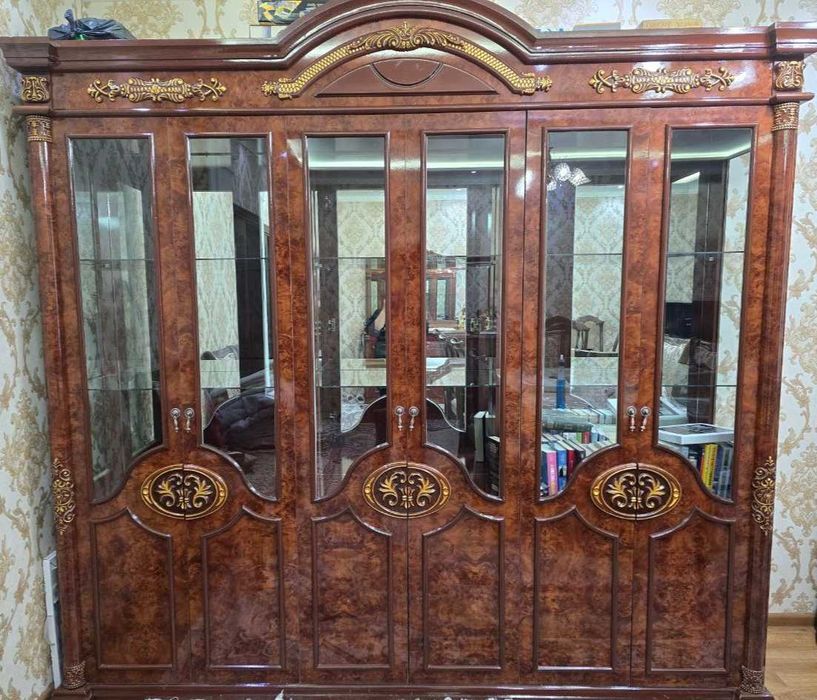 Продаётся стенка б/у в хорошем состоянии