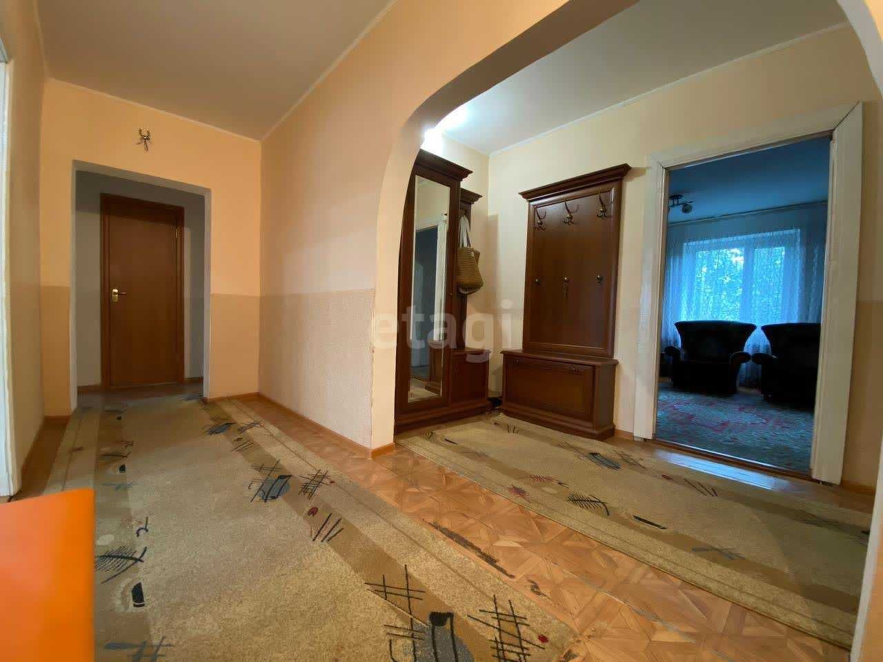 Продаю 5-ти ком. квартиру в районе Қайнар!