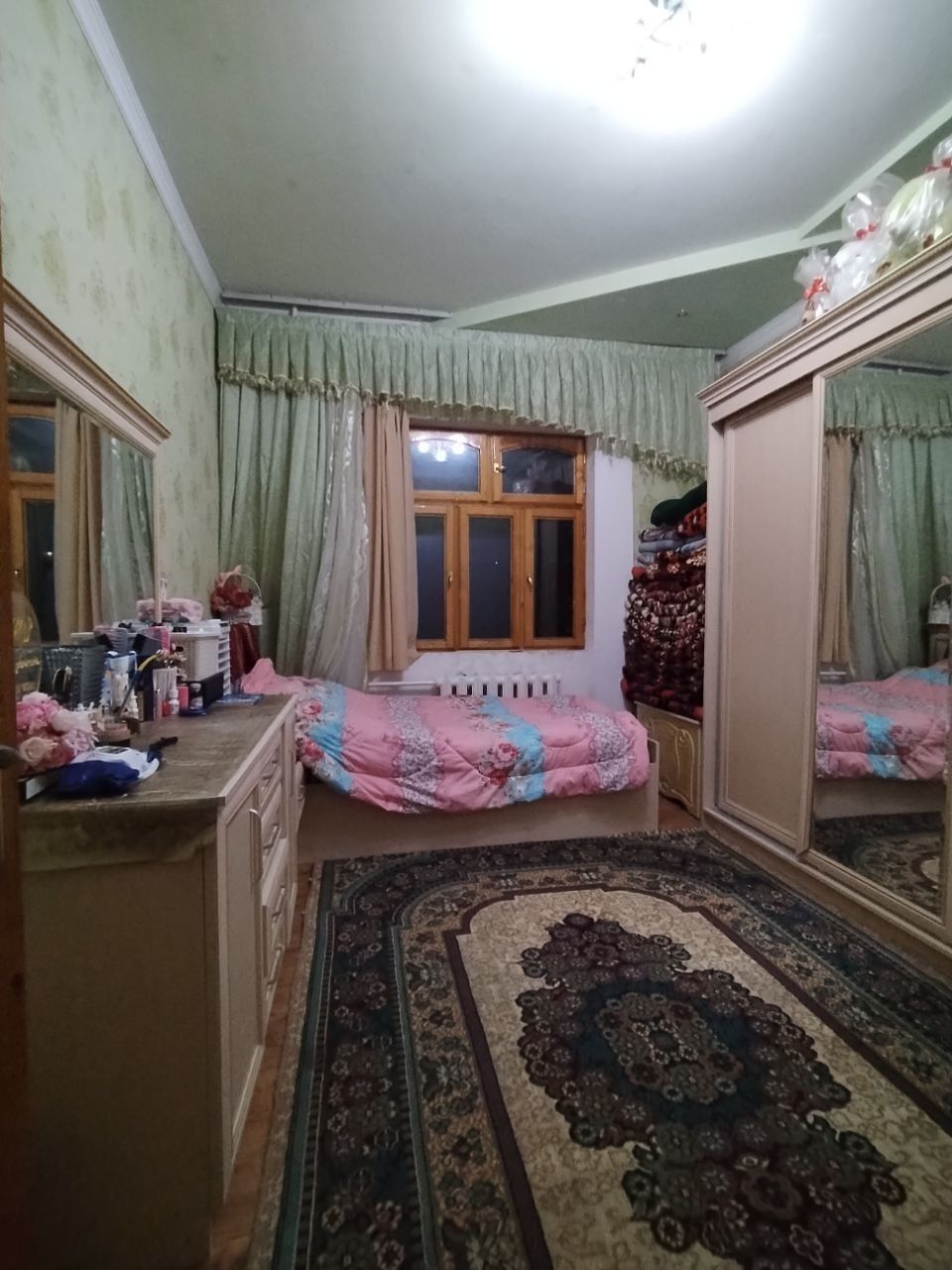 Продается 3/4/5 квартира Ахмад Югнаки.