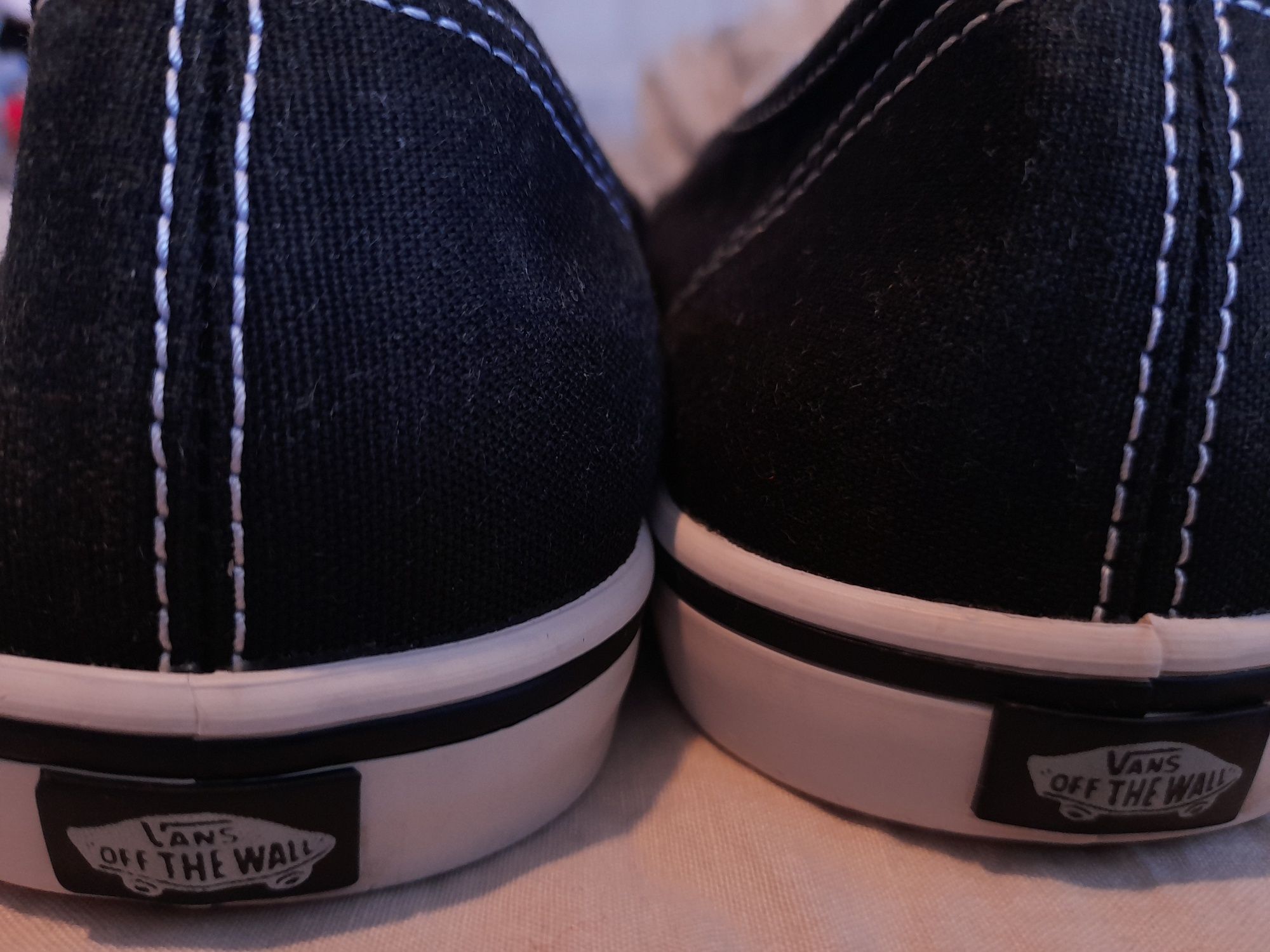 Обувки Vans – Размер 40.5 (US Men 7.5 / Women 9)