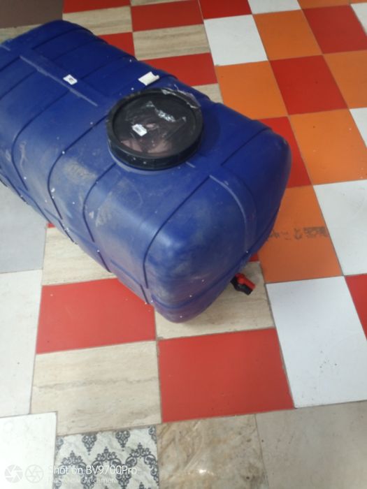 Butoi din plastic alimentar, capacitate 300 litri