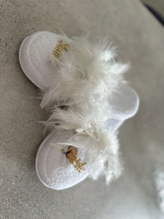 Papuci bride cu pene