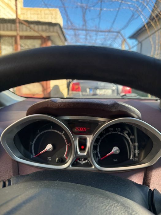 Ford fiesta titanium