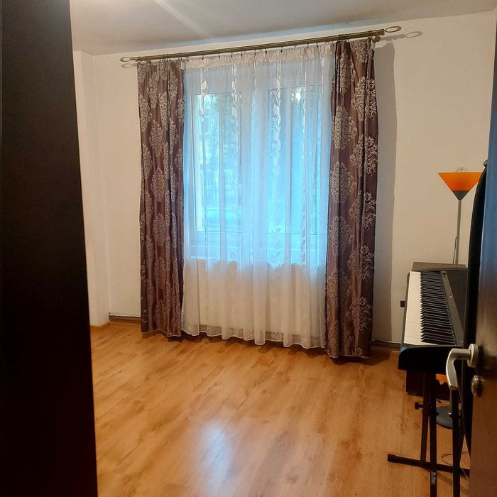 Apartament 2 camere, 44.7 mp, parter inalt, renovare, Cocorului–Brasov