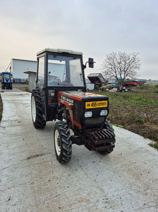 Tractor viticol new holland