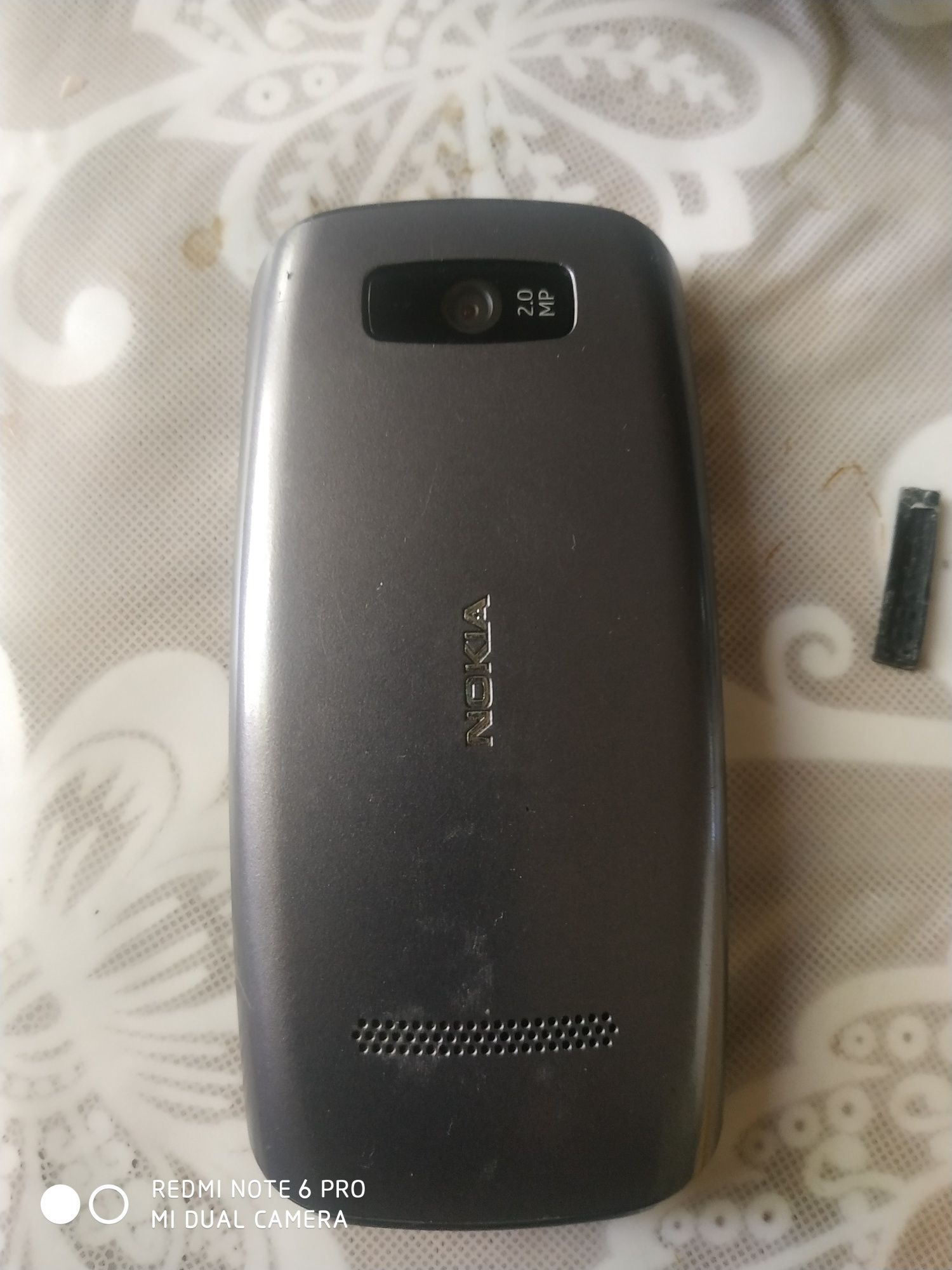 Продаются телефон  Нокиа Asha 305 ,Самсунг ,