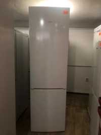 Холодильник BOSH, два метра.
