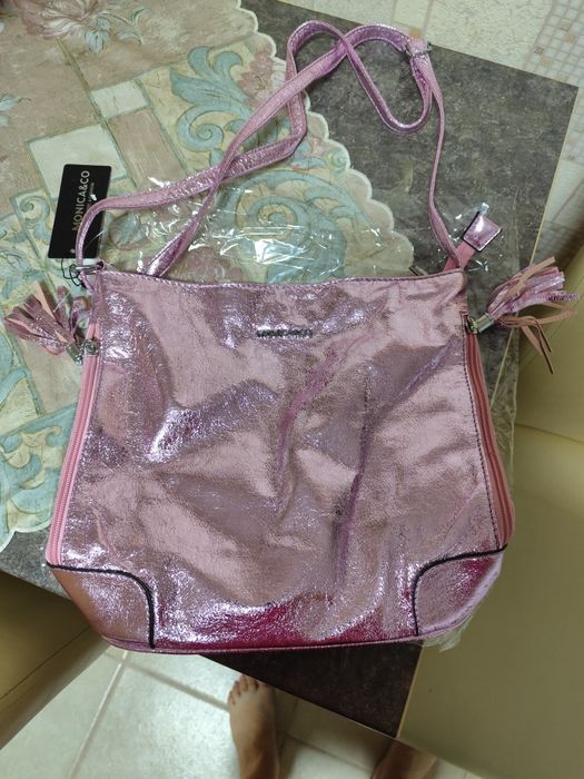 Vând doua genti noi