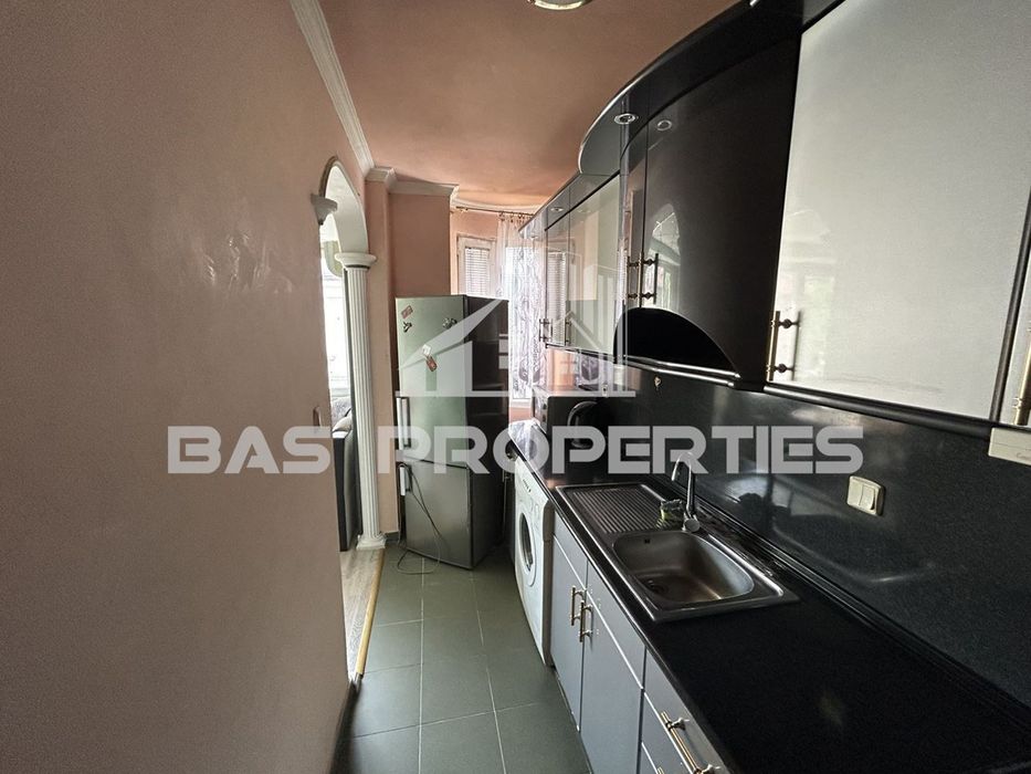 Дава се под наем Тристаен апартамент в София, Център - 83 кв.м за 700 € - Снимка #3