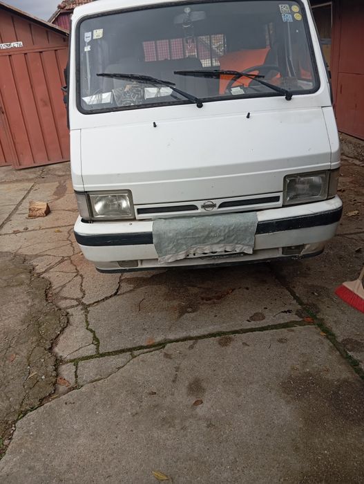 Autoutilitara Nissan Trade