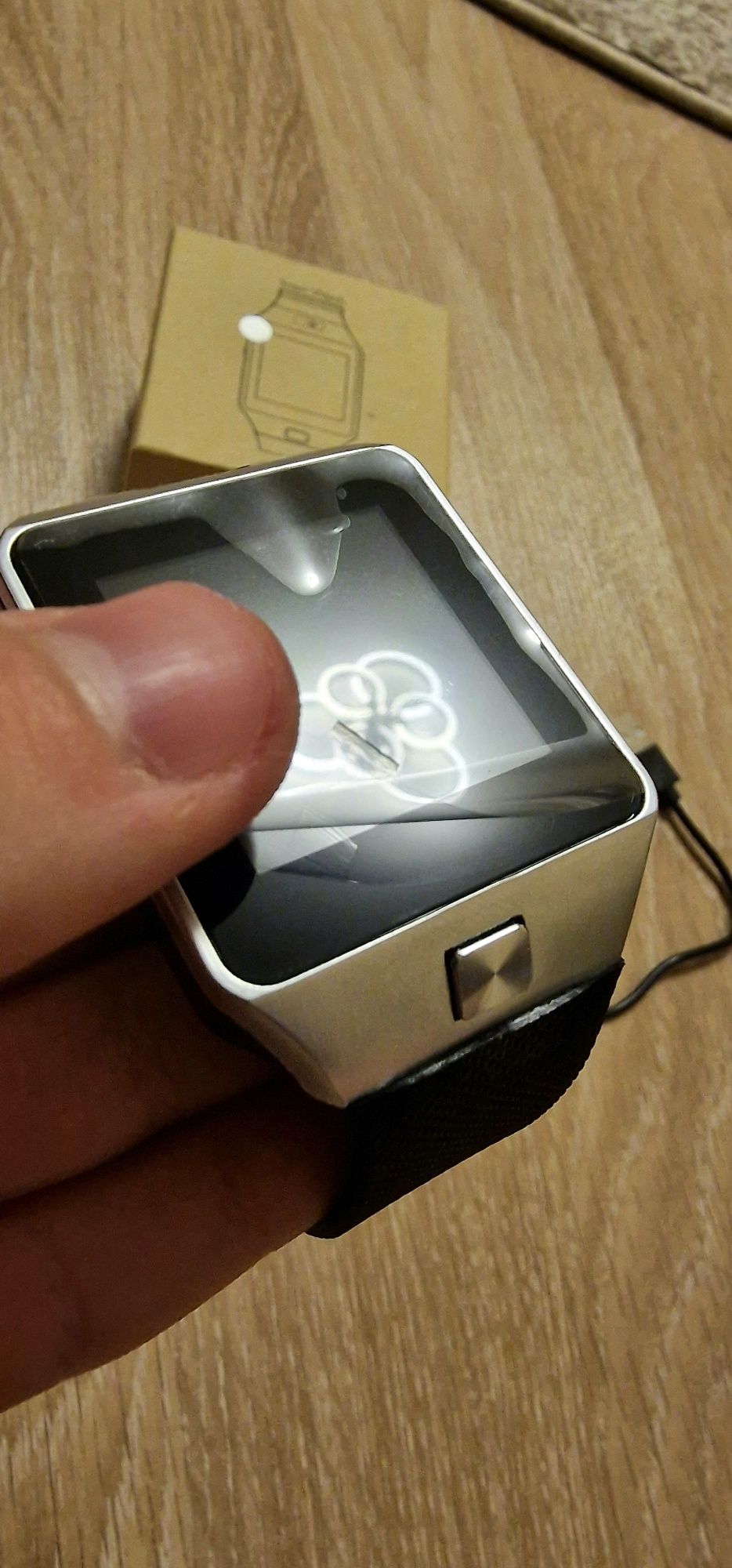Ceas Smartwatch Dz90 Culoare Argintiu, Nou Niciodată folosit [Are Țip