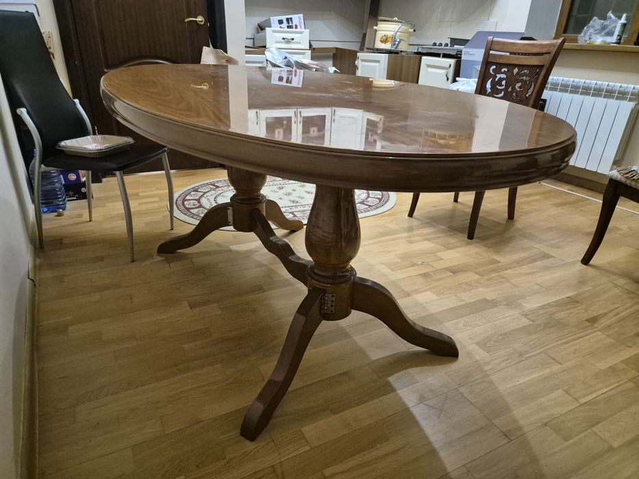 Стол деревянный продам