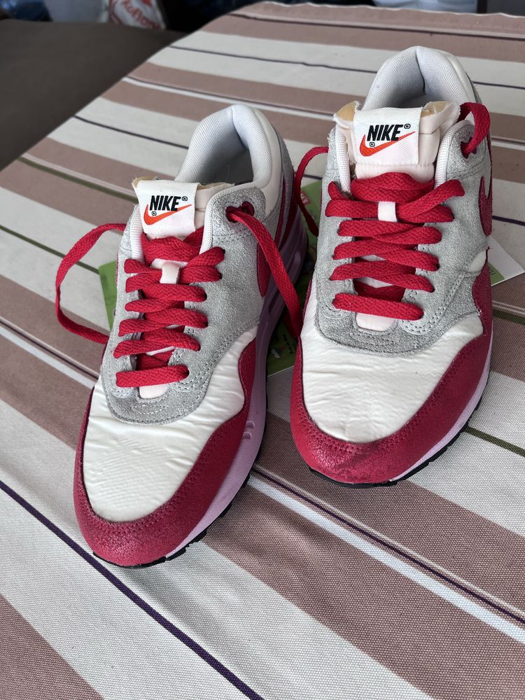 Дамски маратонки Nike