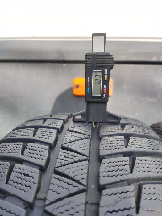 2бр. зимни гуми 215/45/16 Falken Euro Winter 
7mm
Много добро състояни