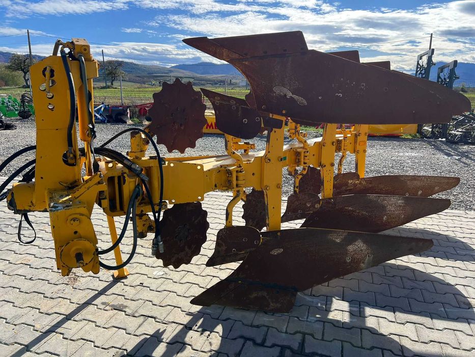 Обръщателен плуг Rumpstad с 3 корпуса, хидравличен – минимум 100 к.с.