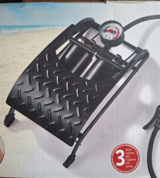 Крачна помпа и ръчна помпа ХЛ на Crivit чисто нова