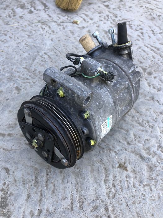 Compresor Ac VOLVO S60 V60 V70 S80 XC60 XC70 motor E5 P31315453