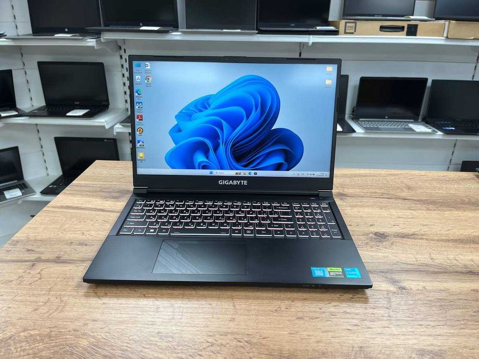 RTX 4060-8gb THUNDEROBOT g5 Core i5-12/ОЗУ 16/SSD 512 Игровой Мощный