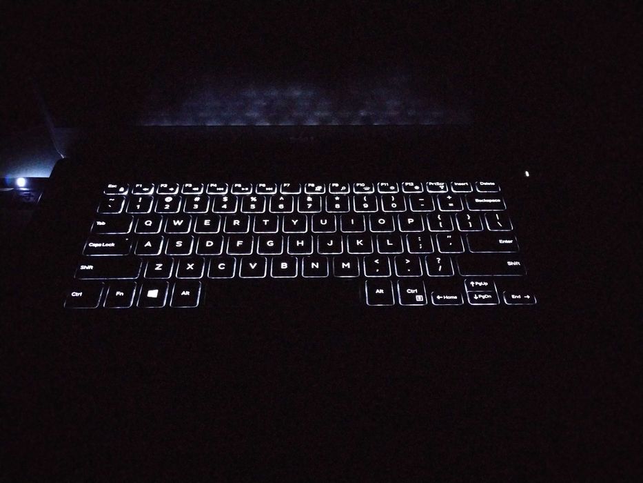 Dell Precision 5520 15.6 FHD IPS/Xeon E3-1505M/16GB/256GB/Quadro M1200