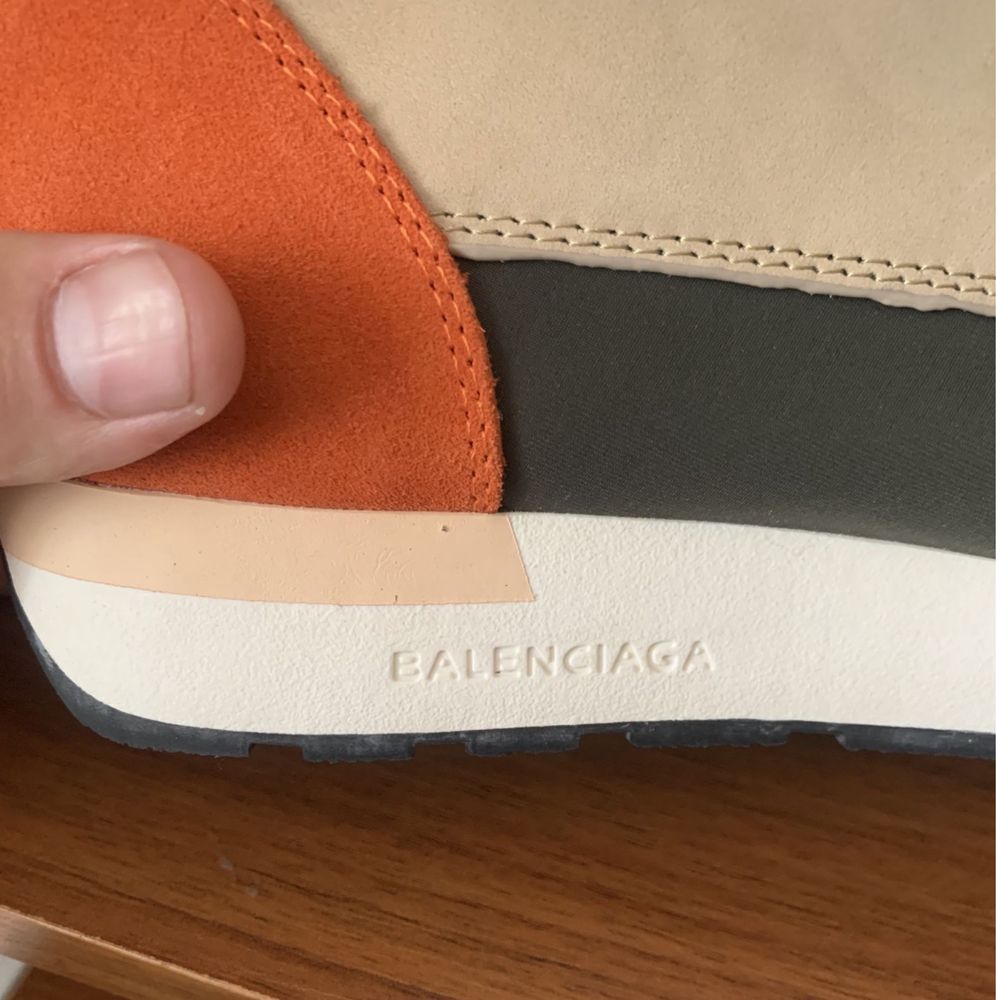 Adidasi Balenciaga race