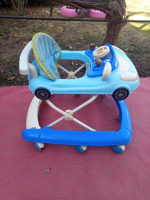 Продам ( ходунок - машинка ) .